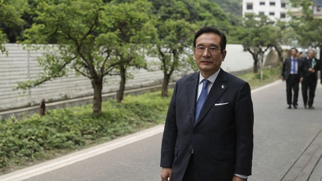 网红在娱乐吃瓜视频崛起背后，他们如何借助国产电影展现城市变迁与社会热点