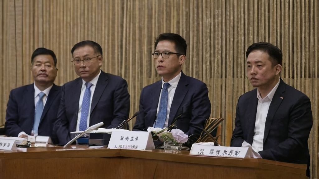 当某个明星在吃瓜表情中展现反差，警方也出面回应娱乐圈热点事件