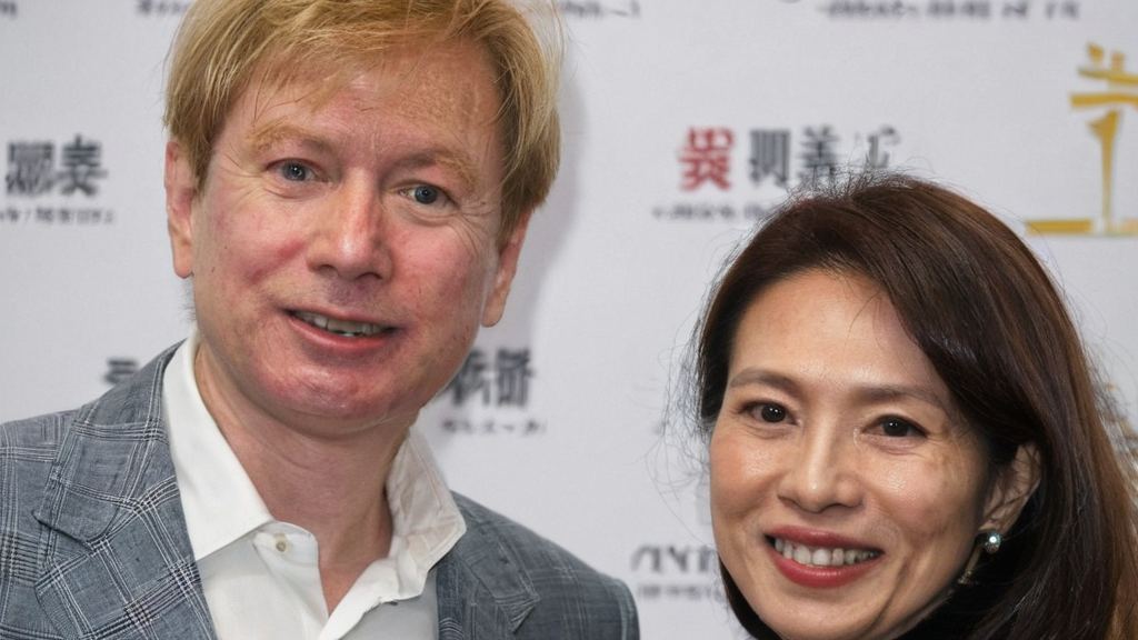 会根据自己喜欢的明星和最近某明星吃瓜头像揭秘娱乐圈的明星恋情新动向
