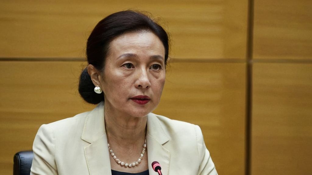 一位漂亮女孩精神疾患缠身，竟因明星电影讨论引发事件